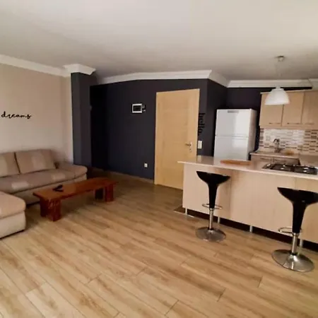 Peaceful Flat With Balcony, Backyard And Partial Sea View Near In *